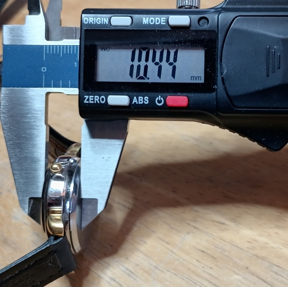 X Lorus Musical Mickey Mouse Silver case gold tone lugs and crown 3 hand - Picture 10 of 11